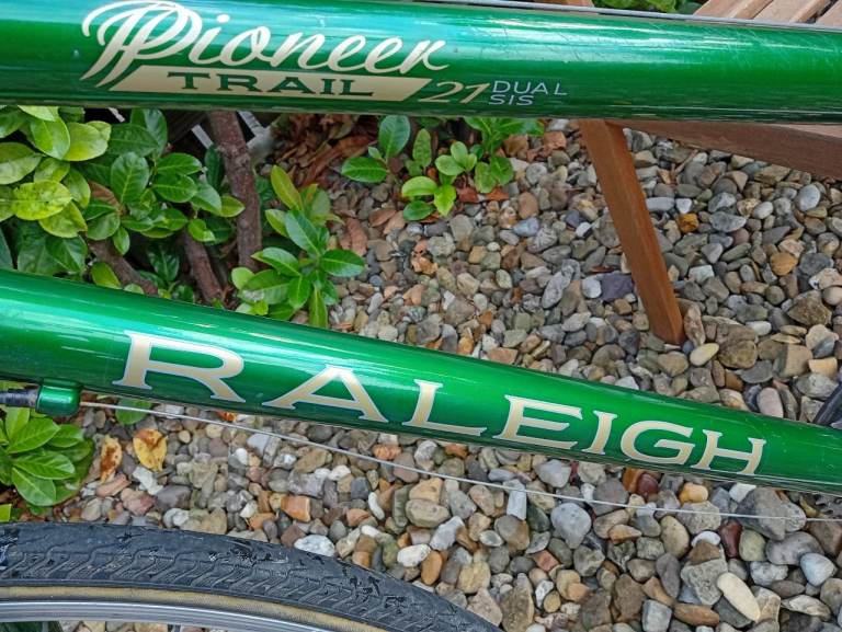 Raleigh Pioneer Trail 27 Dual SIS Hybrid Bike – Good Condition