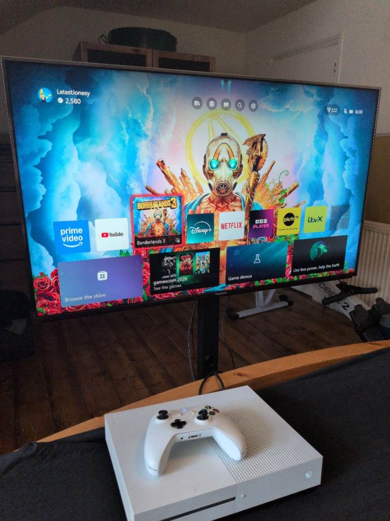 Microsoft Xbox One S Console – White, Good Condition