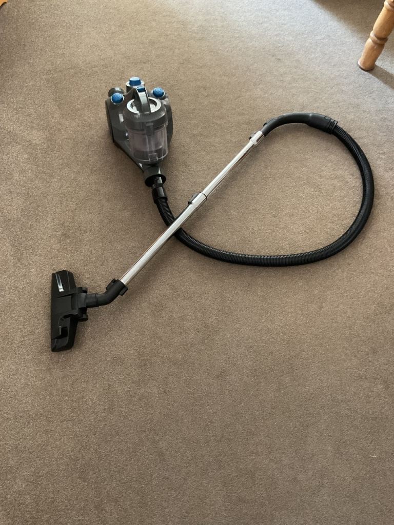 Vacuum cleaner 