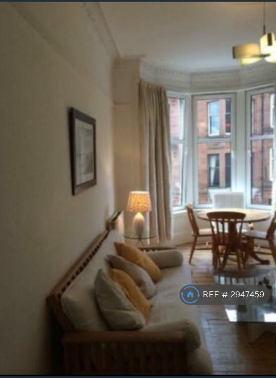 2 bedroom flat in Caird Drive, Glasgow, G11 (2 bed) (#2947459)