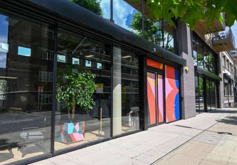 Furnished office to rent in *Shoreditch*. Office Space for 80 desks N1