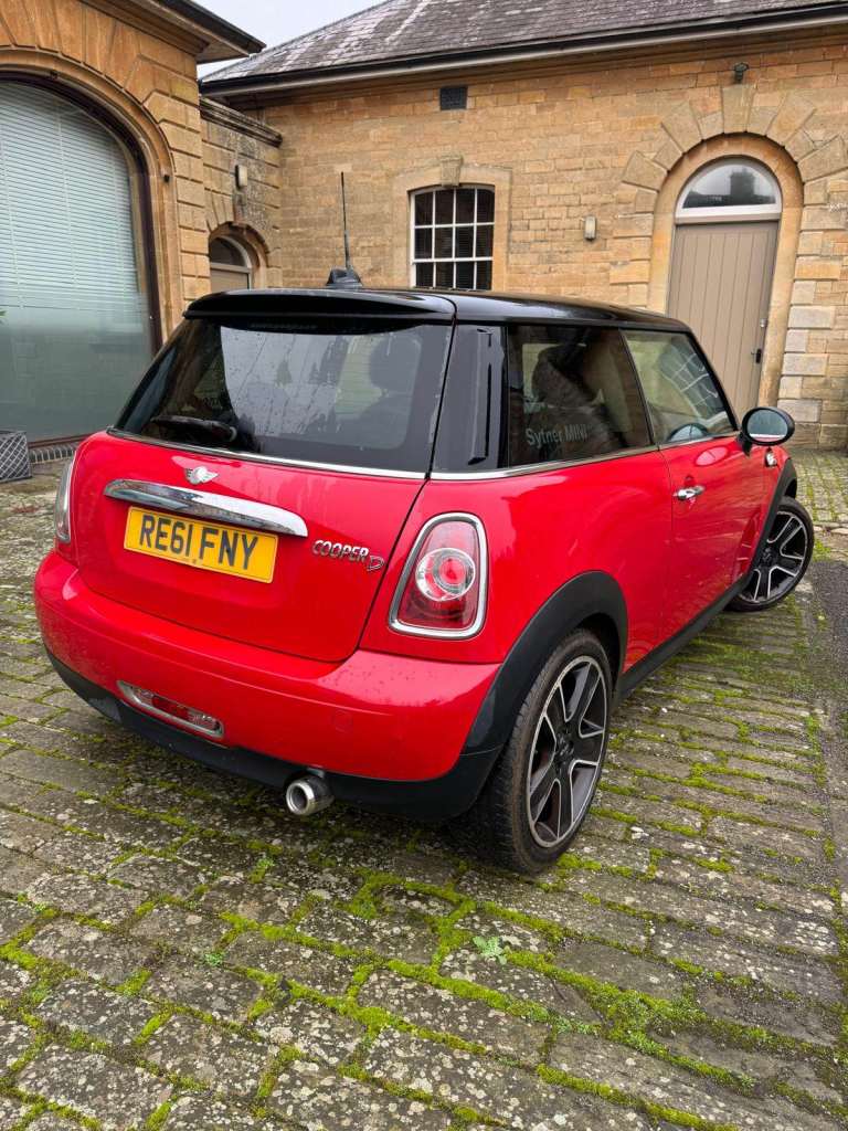 Mini Cooper D low miles tints and nice interior. great car 3 door.
