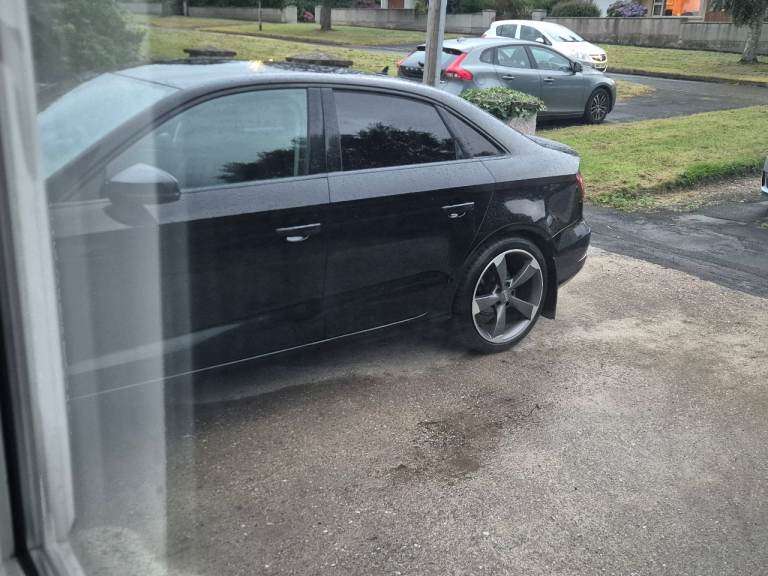 Audi, A3, Saloon, 2014, Manual, 1598 (cc), 4 doors