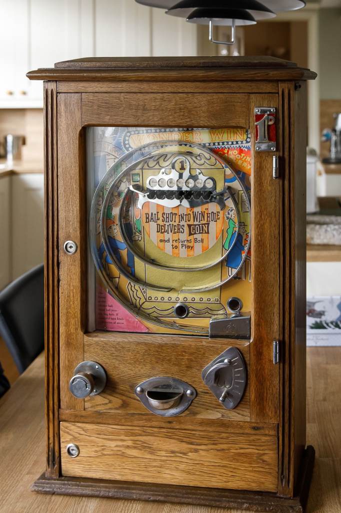 Vintage allwin, flickball, penny amusement. pinball machines etc WANTED