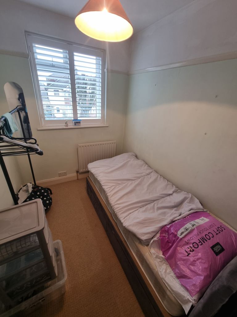 Single room in Watford
