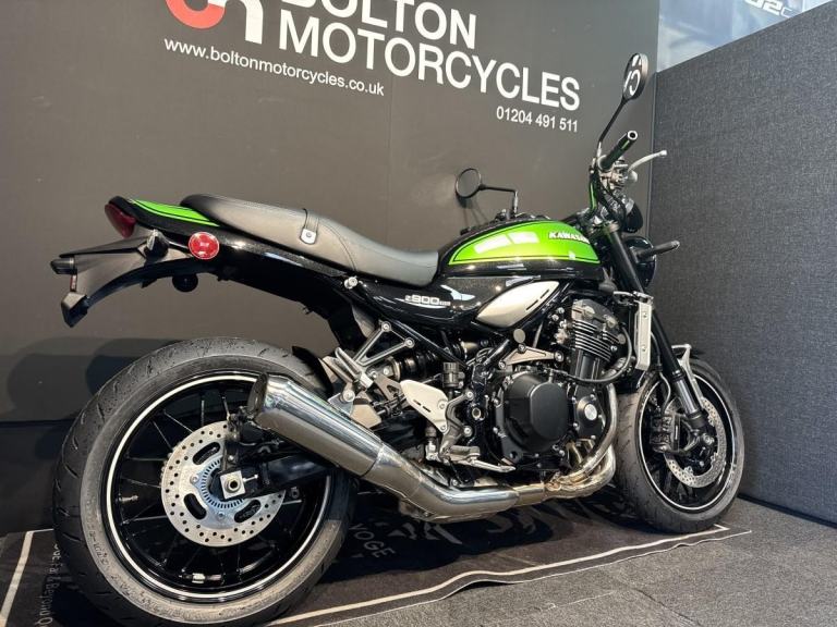 Kawasaki Z900RS ZR900 2025