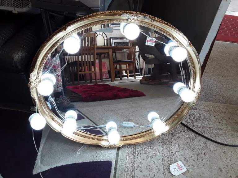 image for Vintage gold gilded light bulb makeup mirror Low Cost Moves 2nd Hand Furniture STALYBRIDGE SK15 3DN