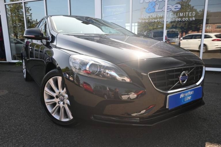 2015 Volvo V40 1.6 D2 SE Lux Nav Hatchback 5dr Diesel Manual Euro 5 (s/s) (115 ps) Hatchback Dies...