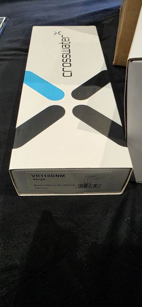 CROSSWATER BATH MIXER SHOWER AND BASIN TAP MATT BLACK BRAND NEW VR422DM VR110DNM 