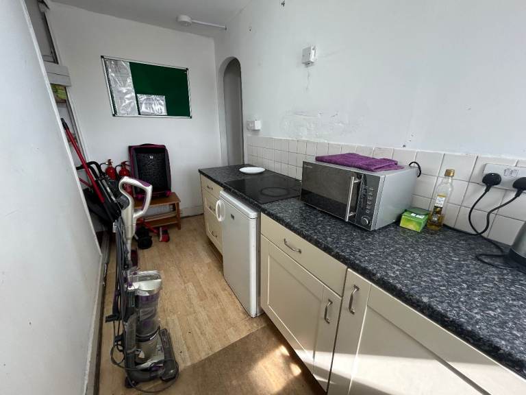 2 DOUBLE ENSUITE ROOMS GOLDHAWK ROAD SHEPHERDS BUSH W12