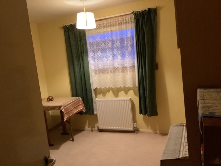 Quiet double room to rent