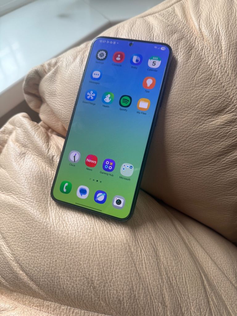 Samsung Galaxy S23 Plus unlocked 256gb dual Sim phantom black excellent condition with case 