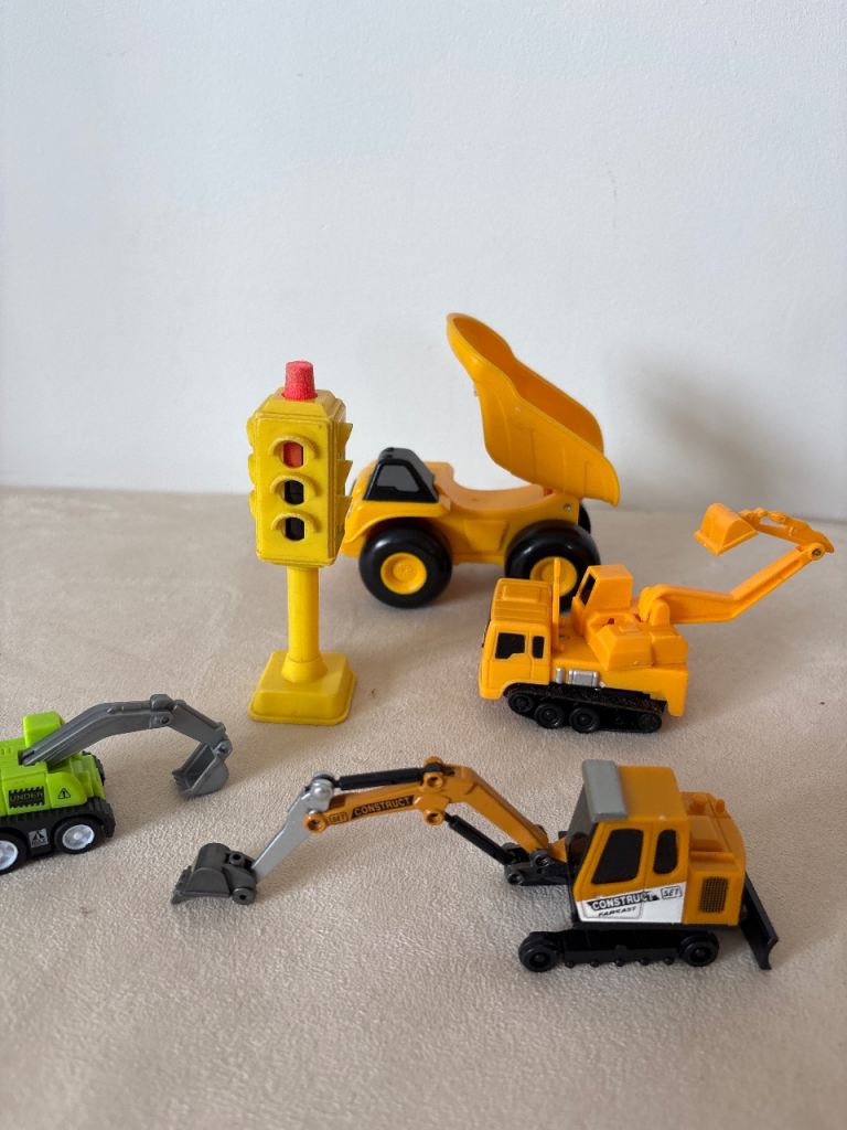 Kids Construction Vehicle Toy Set with Traffic Light