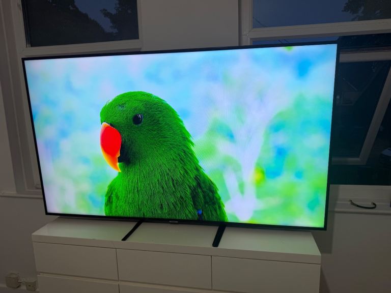 Samsung Smart TV – Good Condition, Clear Picture