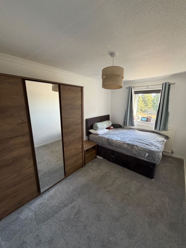 Private double room to rent 