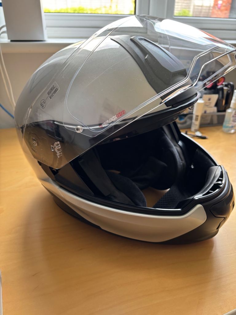 IMMACULATE BMW SYSTEM 7 HELMET