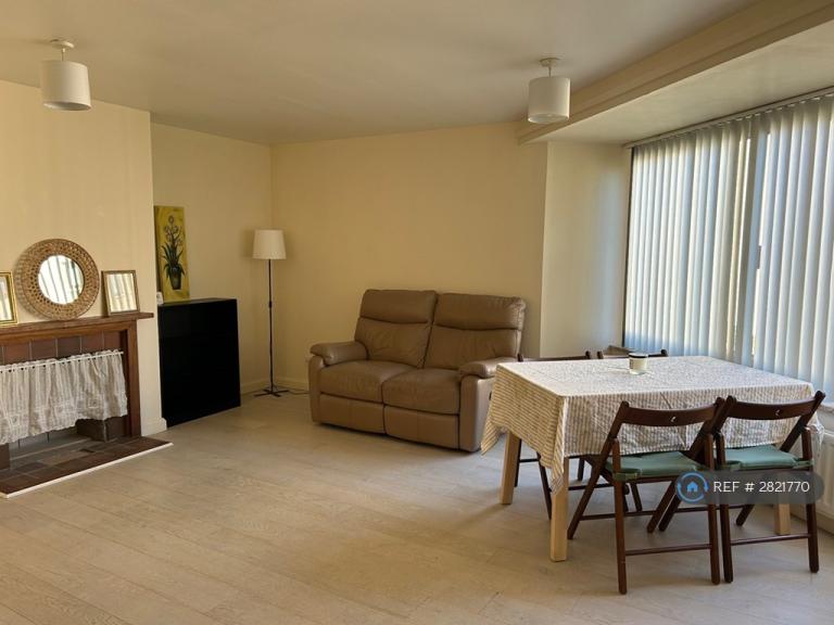 2 bedroom flat in New Arthur Place, Edinburgh, EH8 (2 bed) (#2821770)