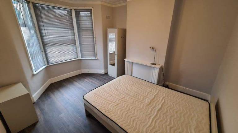 🪄🌸AFFORDABLE DOUBLE ROOM – ILFORD IG1!!