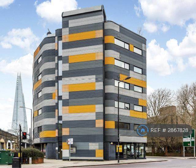 2 bedroom flat in Tower Bridge Road, London, SE1 (2 bed) (#2867828)