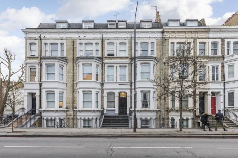  Double studio apartment in prime location, Warwick Rd, Kensington, Earls Court, SW5-Ref: 726