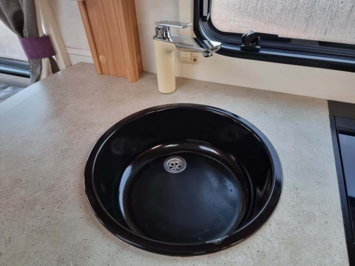 2014 Lunar Quasar 564 Used Caravan