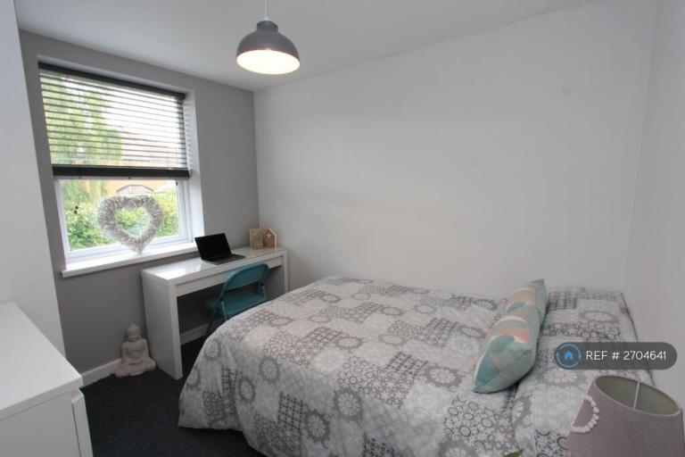 8 bedroom house in Heatherdeane Road, Highfield, SO17 (8 bed) (#2704641)