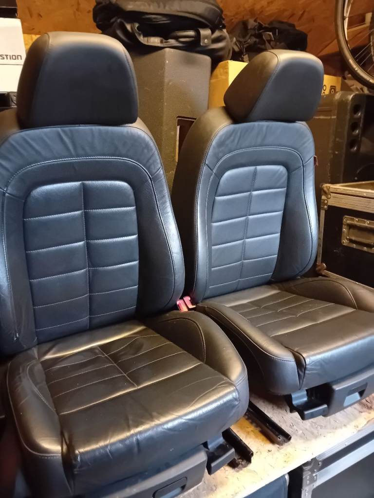 Exeo leather seats