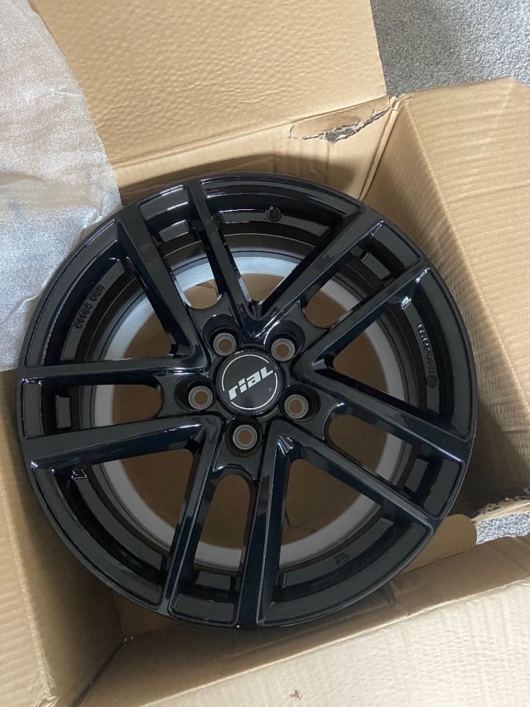 17” Wolfrace Astorga alloys 