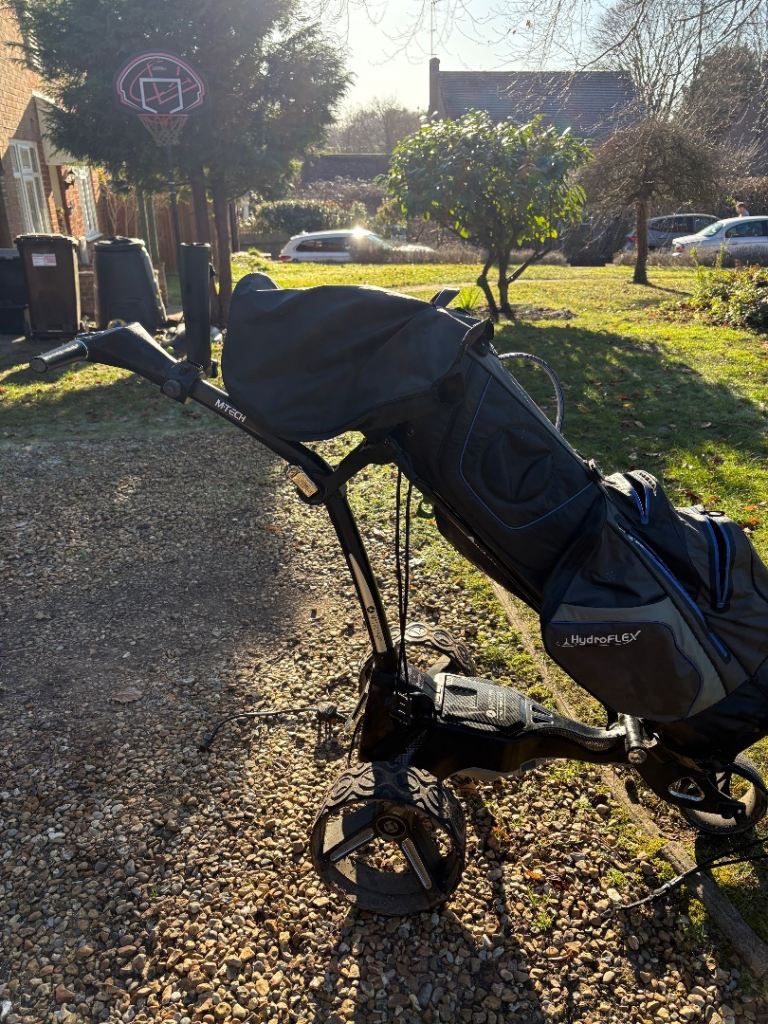 Motocaddy M-Tech Electric Trolley and Bag