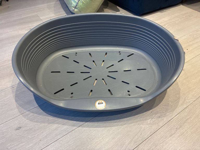 Plastic dog bed 