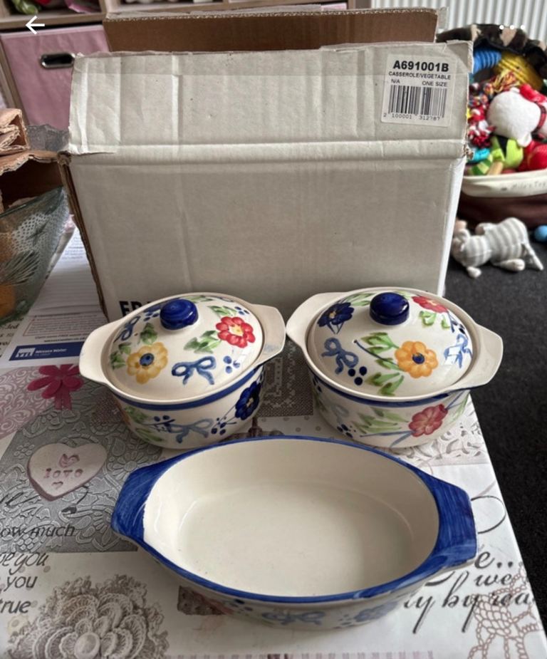 Casserole and vegetables pots and dish set