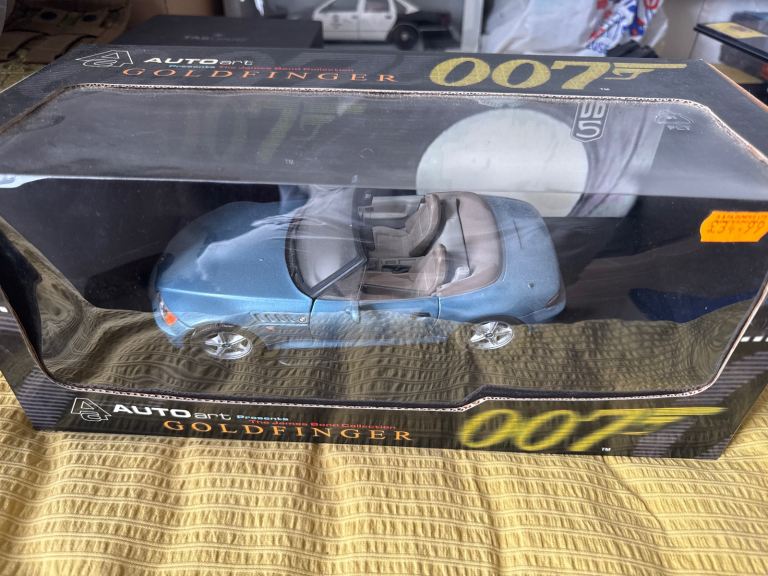 James Bond Golden Eye BMW Z3 - WRONG BOX