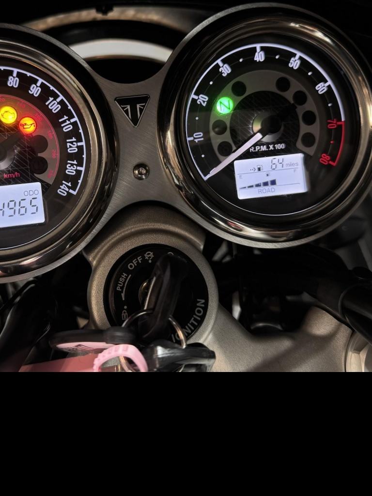 TRIUMPH SPEED TWIN 1200 Only 4965 Miles -Fairing  Tail Tidy 