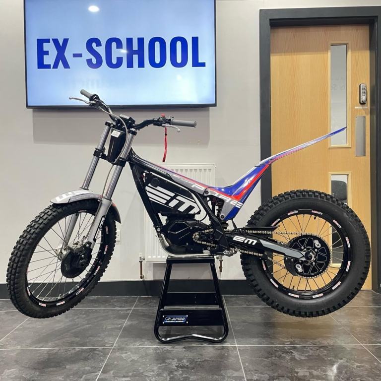 image for 2022 EM EPURE ** EXCELLENT CONDITION** USED ELECTRIC TRIAL **EX SCHOOL**