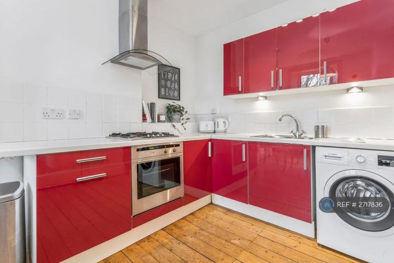 2 bedroom flat in Dalmeny Street, Edinburgh, EH6 (2 bed) (#2717836)