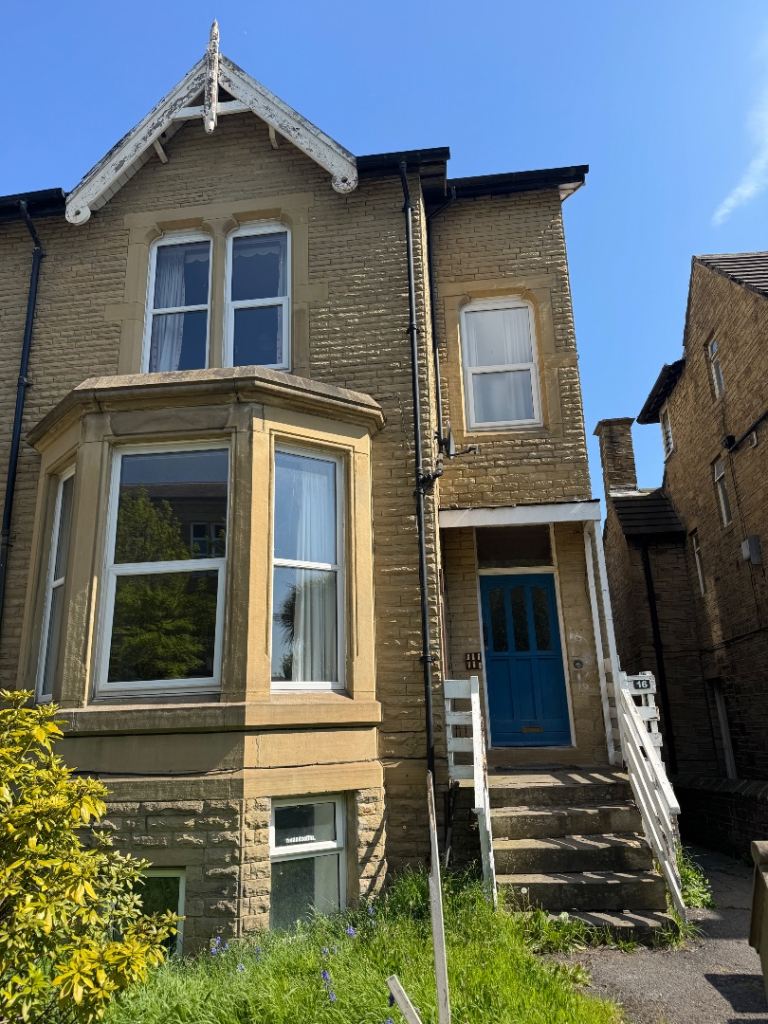 Bedsit flat 