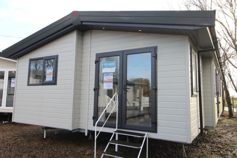 Atlas Oakwood 40x20 2 bed 2023 Ex-Demo Twin Unit for sale offsite