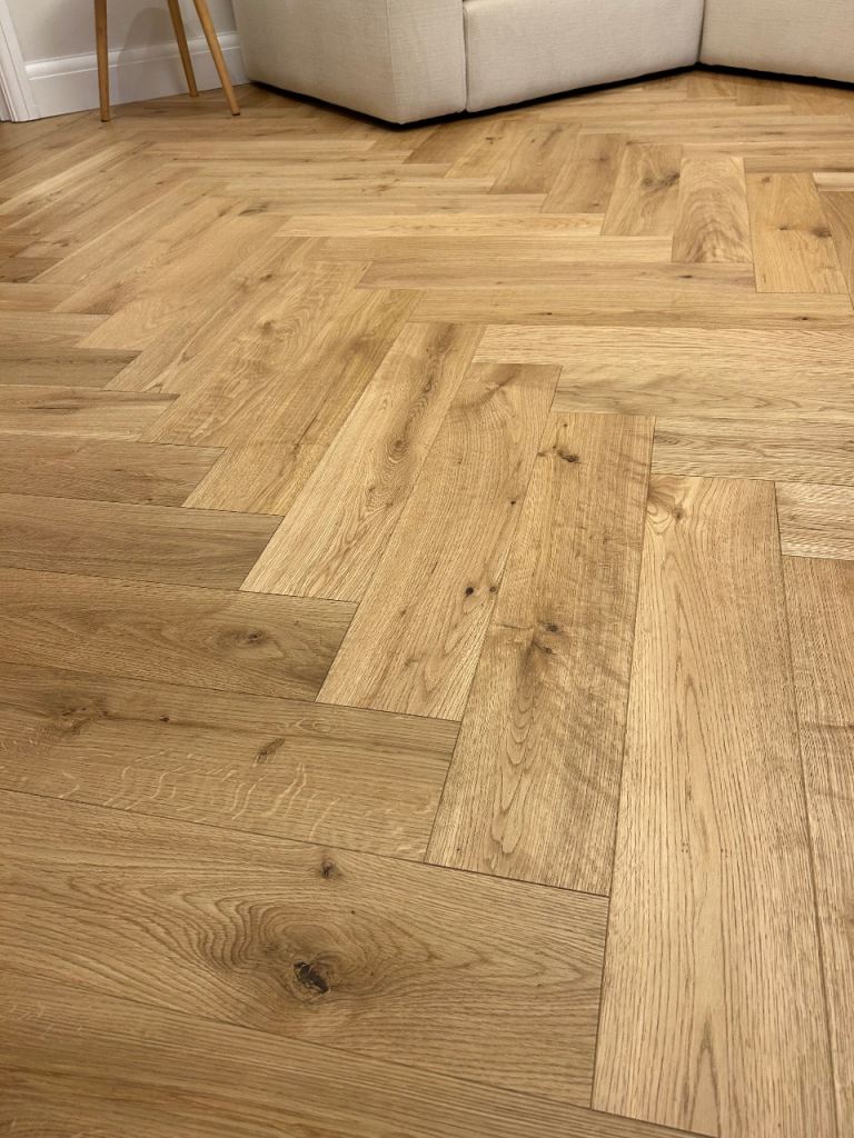 Oak herringbone floor planks
