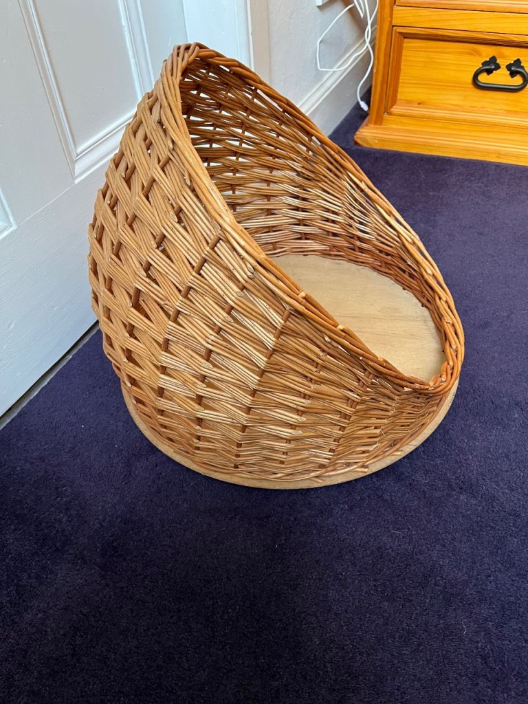 Brand New Cat or Small Dog Wicker Bed