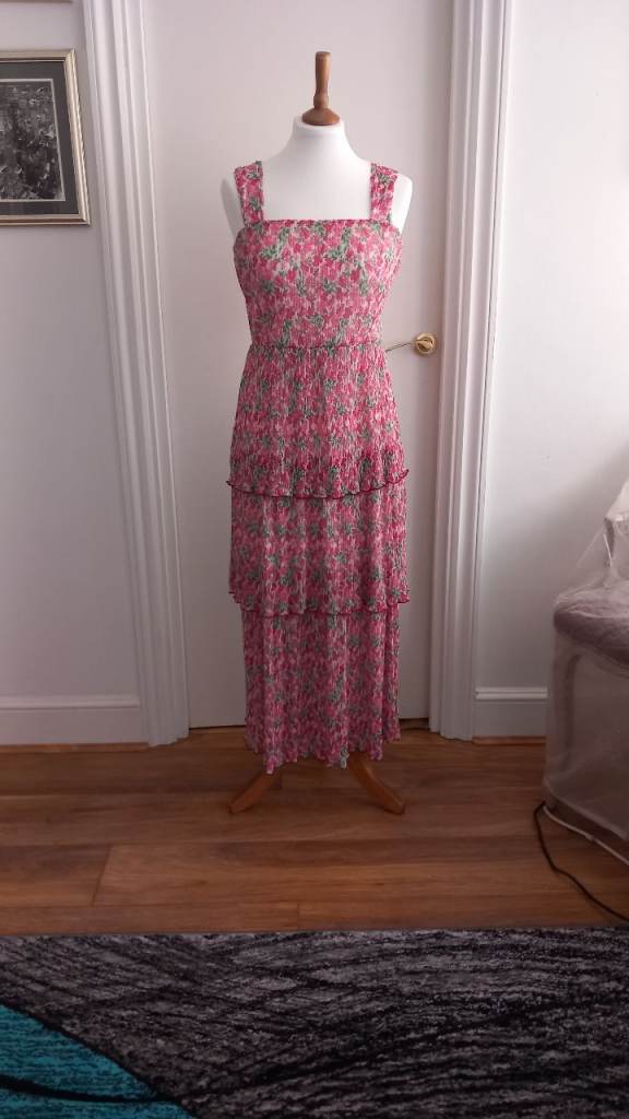 Gorgeous Summer Dress - New