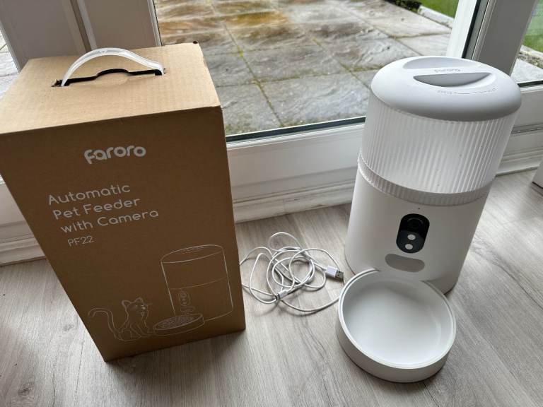 Automatic pet feeder with 3MP HD video