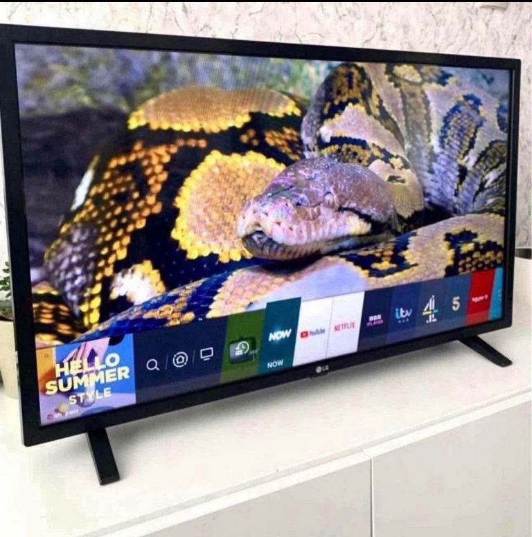 LG 32” Smart WiFi   Full Hd  HDR Led tv   Excellent Condition tv