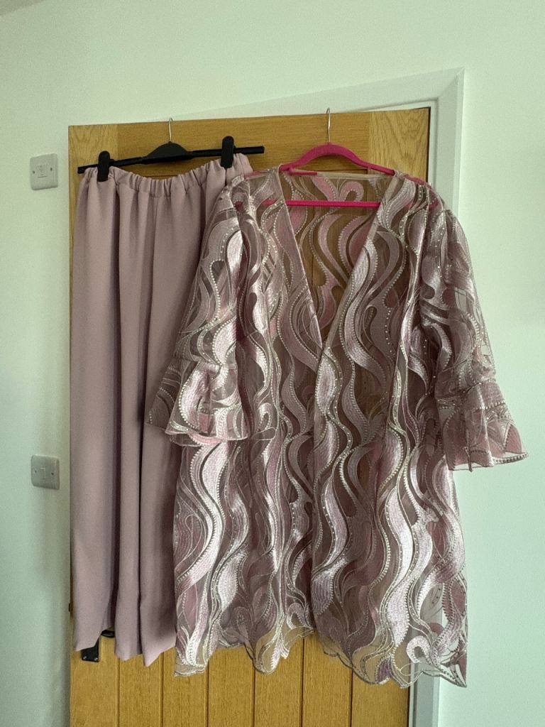 MOB/MOG, wedding guest trouser suit made by professional dressmaker 