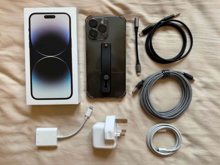 Iphone 14 pro max 256gb Black, Like new with accessories. Battersea Park, London