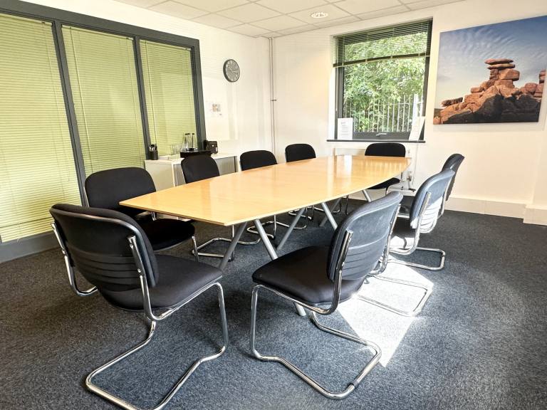 Exeter - EX2 8LB \ Serviced Office for 4 Workstations