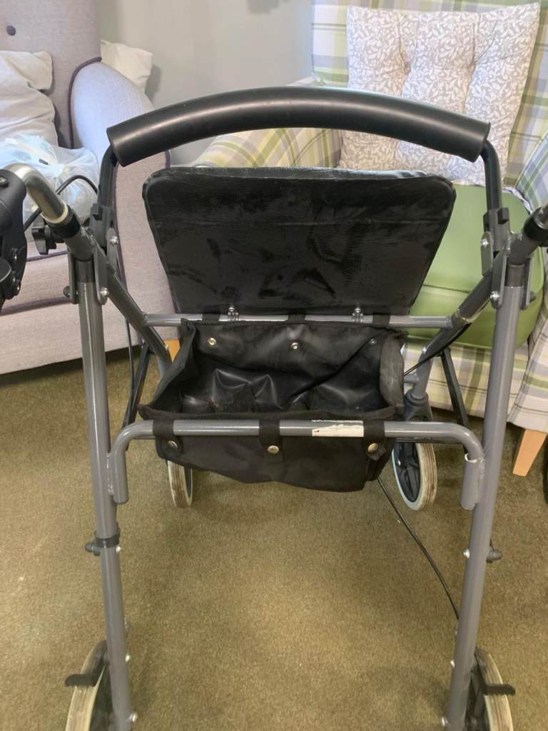 MOBILITY WALKER 