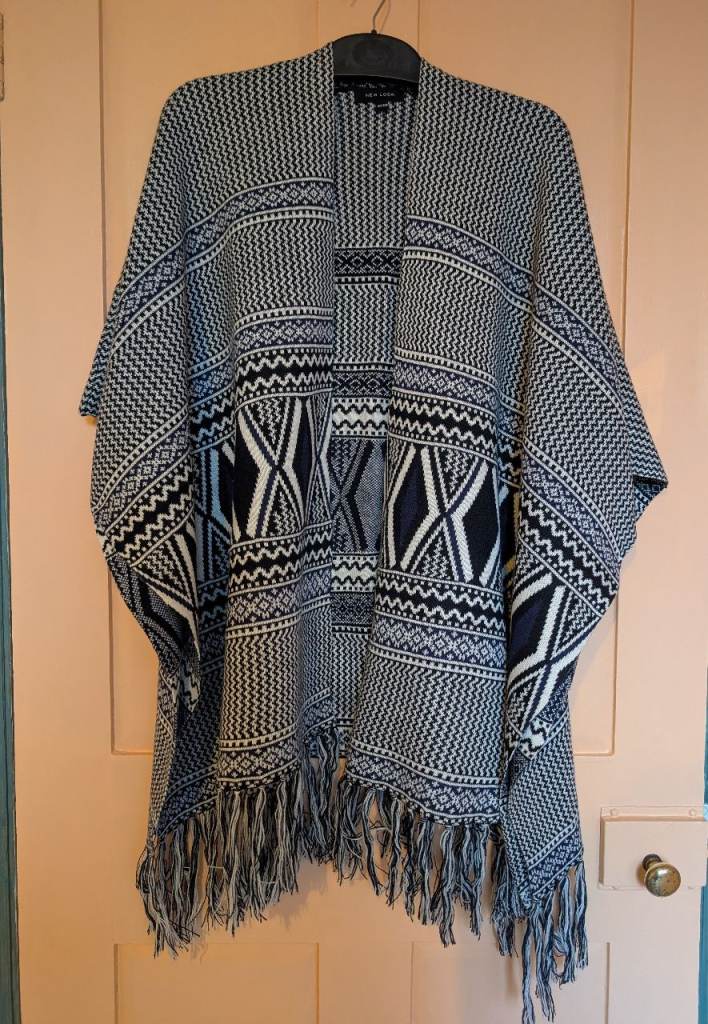 Geometric Patterned Blanket Wrap/Shawl from New Look One Size