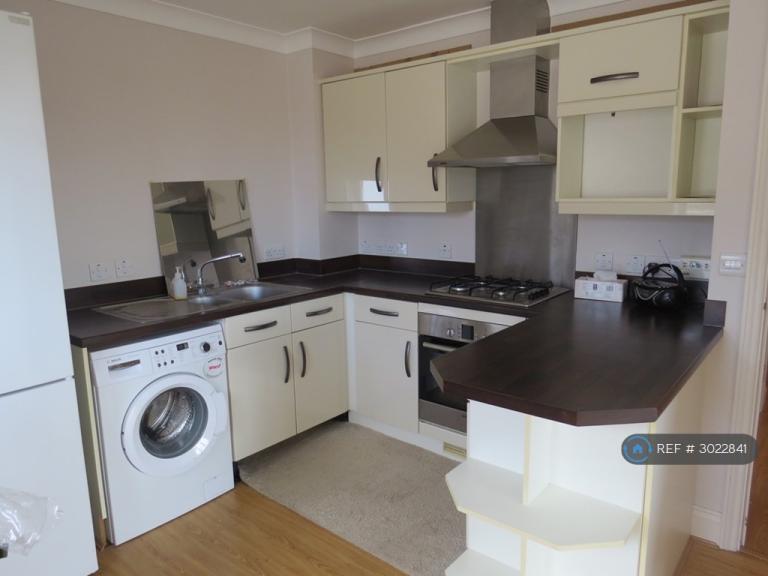 2 bedroom flat in Trinity Court, Wallington, SM6 (2 bed) (#3022841)
