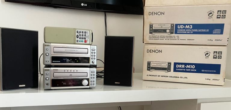 Denon Hi-Fi Stereo System with Speakers and Remote