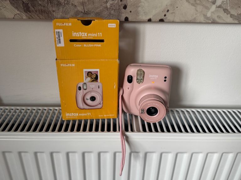 Bundle of 2 Fujifilm Instax Instant Cameras (Mini 9 & Mini 11)
